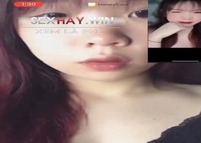 เธอแสดงหีรอบที่ยอดเยี่ยมของเธอ