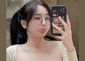 ดอกเบญจมาศบุปผาในช่วงเวลาที่ลับๆล่อๆ