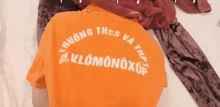 นักเรียนหญิง Lomonoxov พอใจแฟนของเธอในคืนที่อากาศร้อน