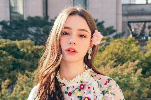 ภาพยนตร์เซ็กส์ของคนสวย Dasha Taran มีความปรารถนาและเย็ดมาก