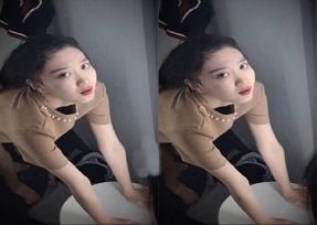 คอสีเข้มพร้อมฉากเซ็กซ์ในห้องน้ำ